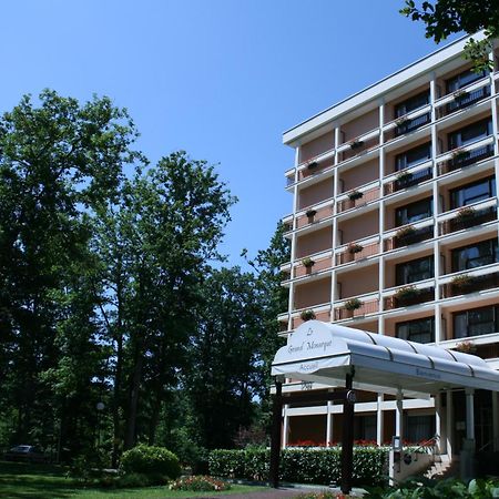 Hotel Le Grand Monarque Melun Zewnętrze zdjęcie