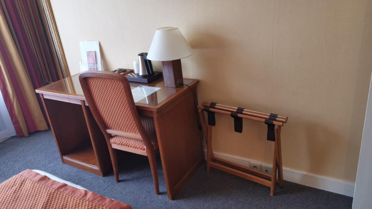 Hotel Le Grand Monarque Melun Zewnętrze zdjęcie