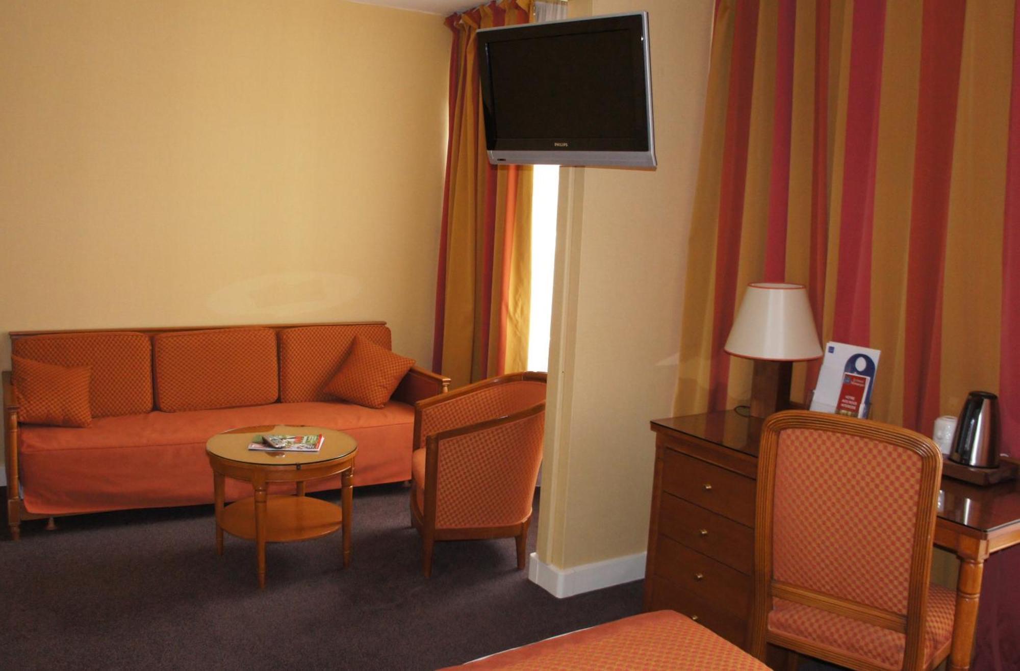 Hotel Le Grand Monarque Melun Zewnętrze zdjęcie