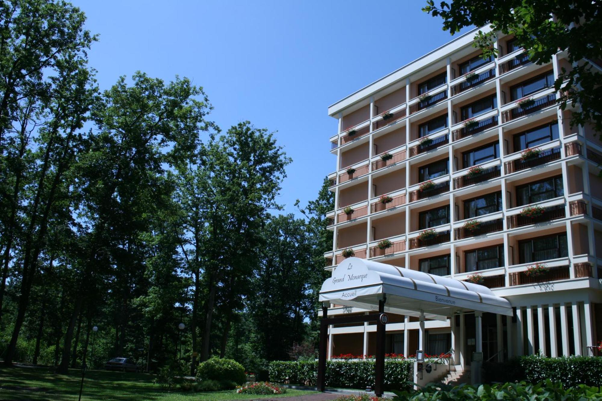 Hotel Le Grand Monarque Melun Zewnętrze zdjęcie