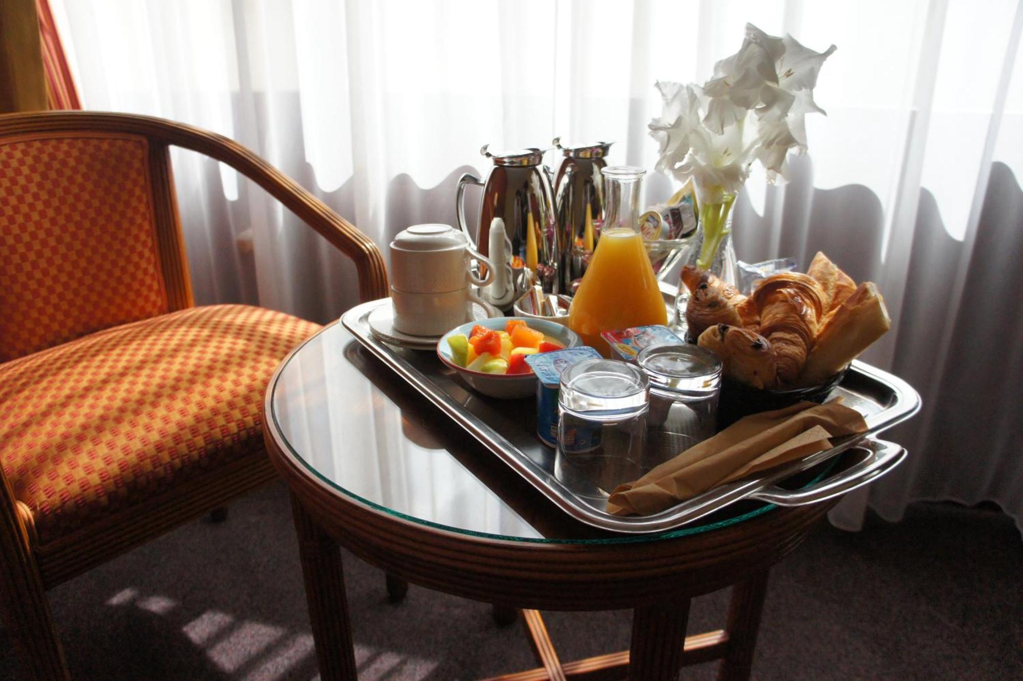 Hotel Le Grand Monarque Melun Zewnętrze zdjęcie