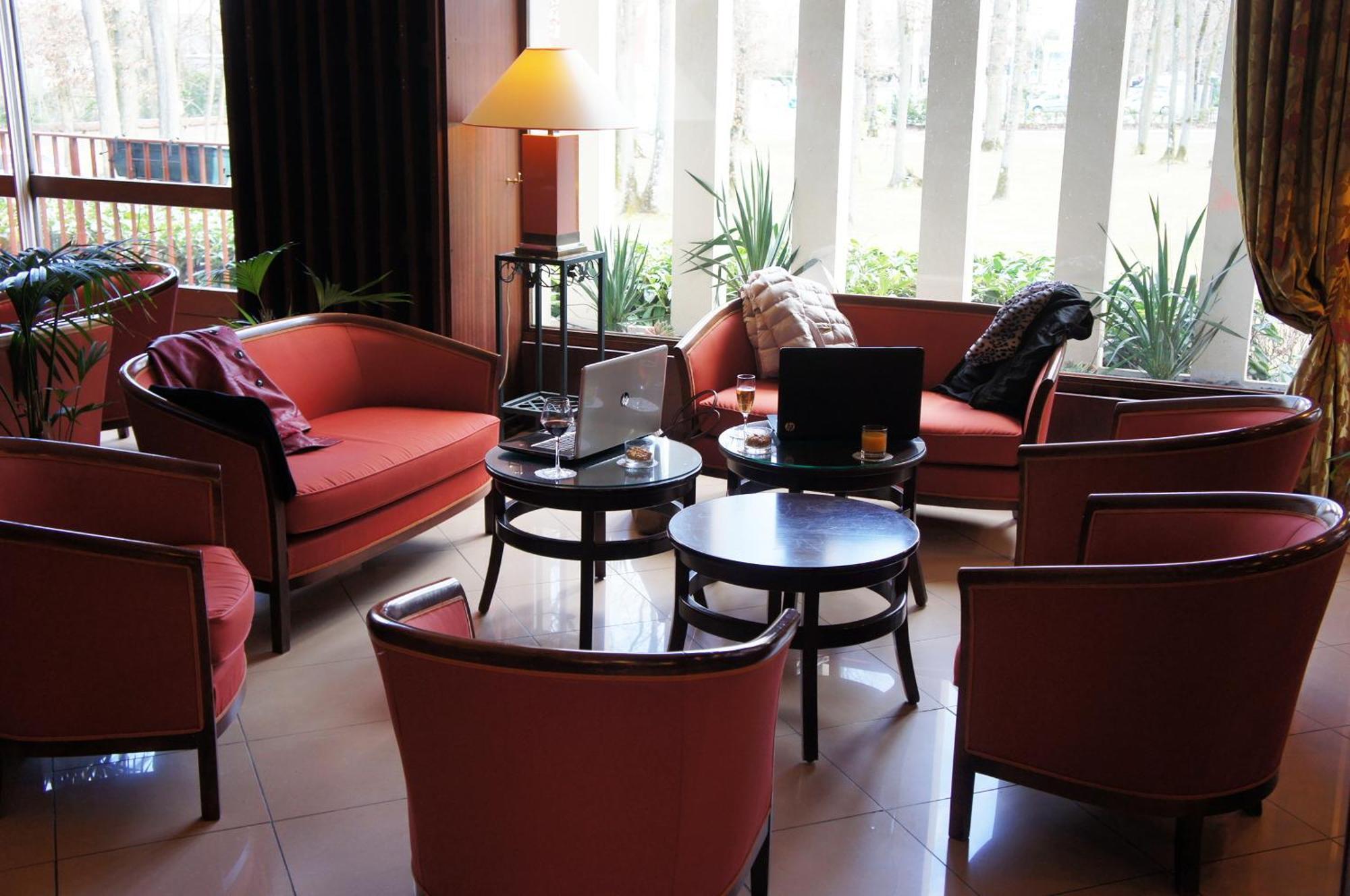 Hotel Le Grand Monarque Melun Zewnętrze zdjęcie