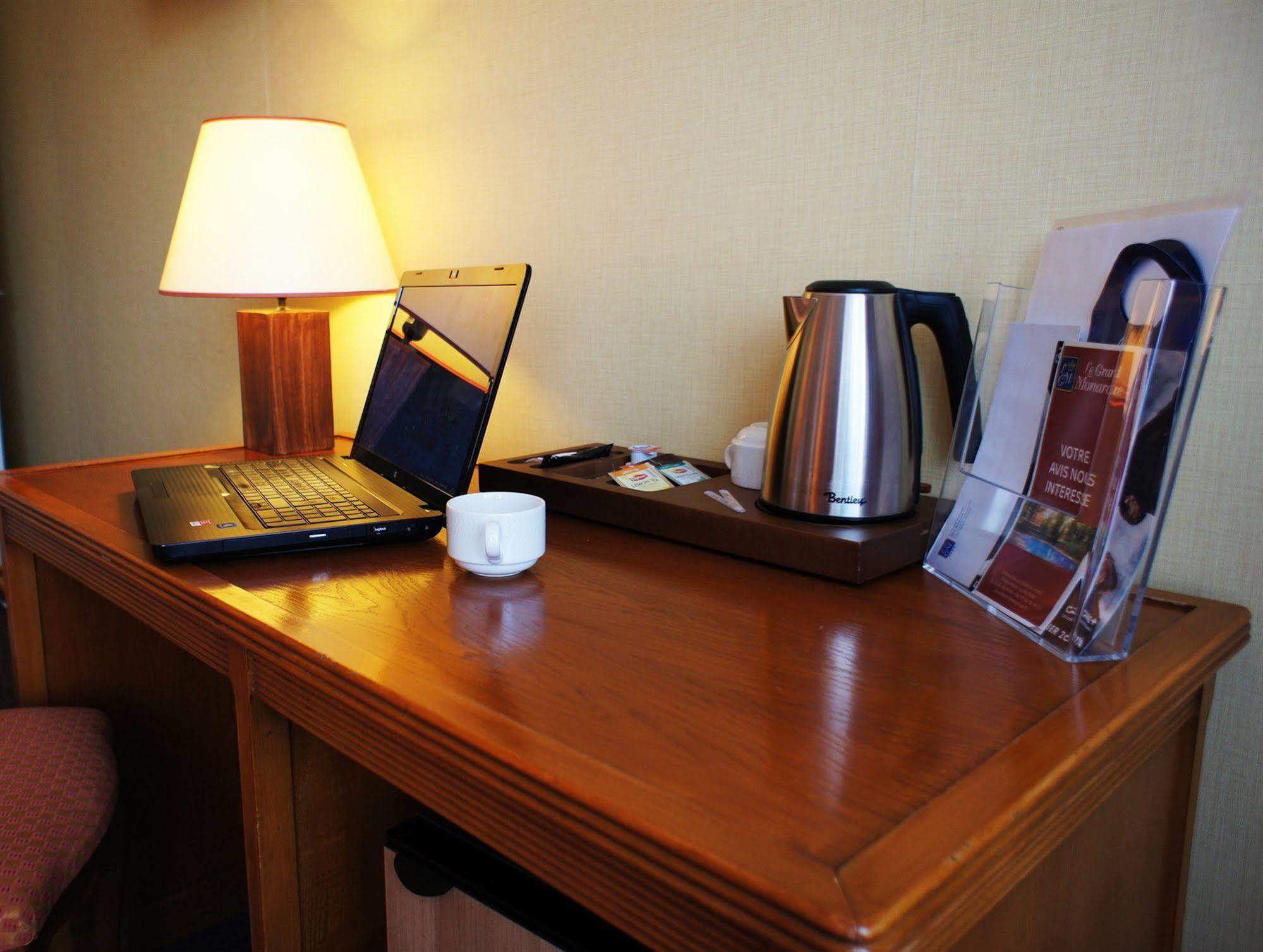 Hotel Le Grand Monarque Melun Zewnętrze zdjęcie