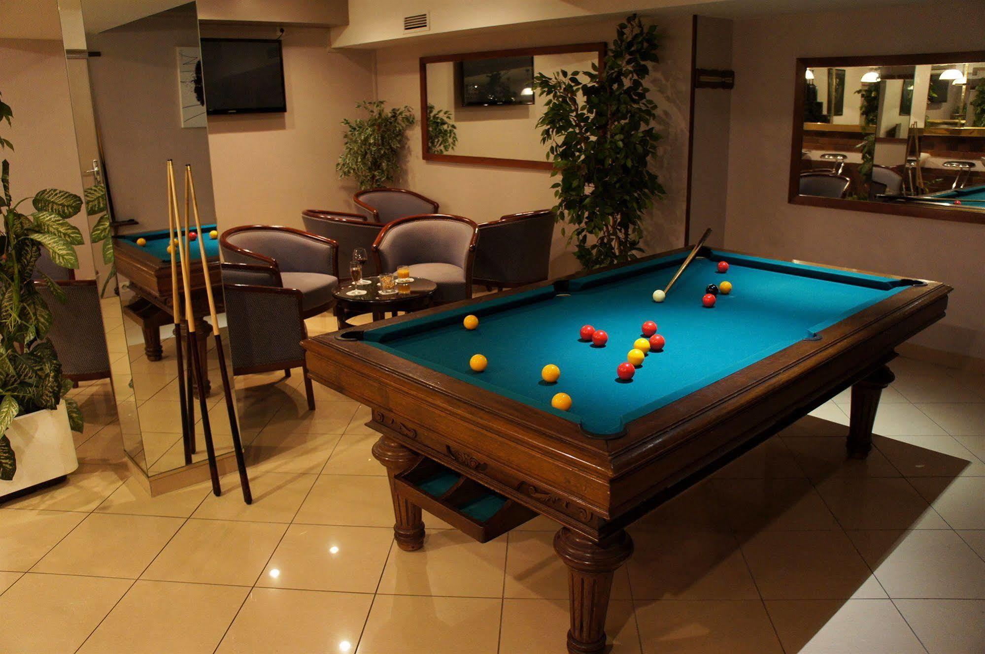 Hotel Le Grand Monarque Melun Zewnętrze zdjęcie